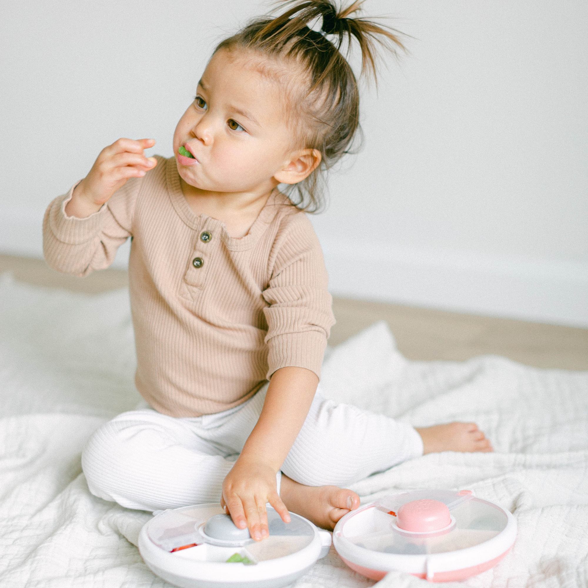 GoBe Kids Small Snack Spinner Flip, Travel Snack Box