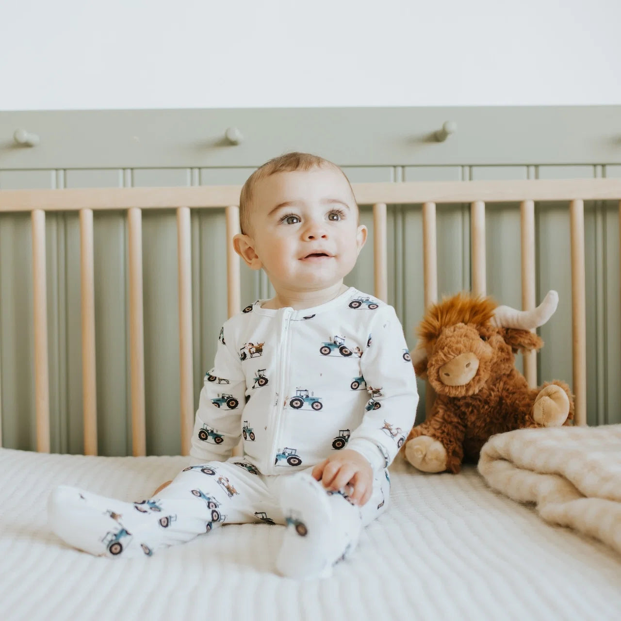Tractor Ride Print on Off-White Sleeper