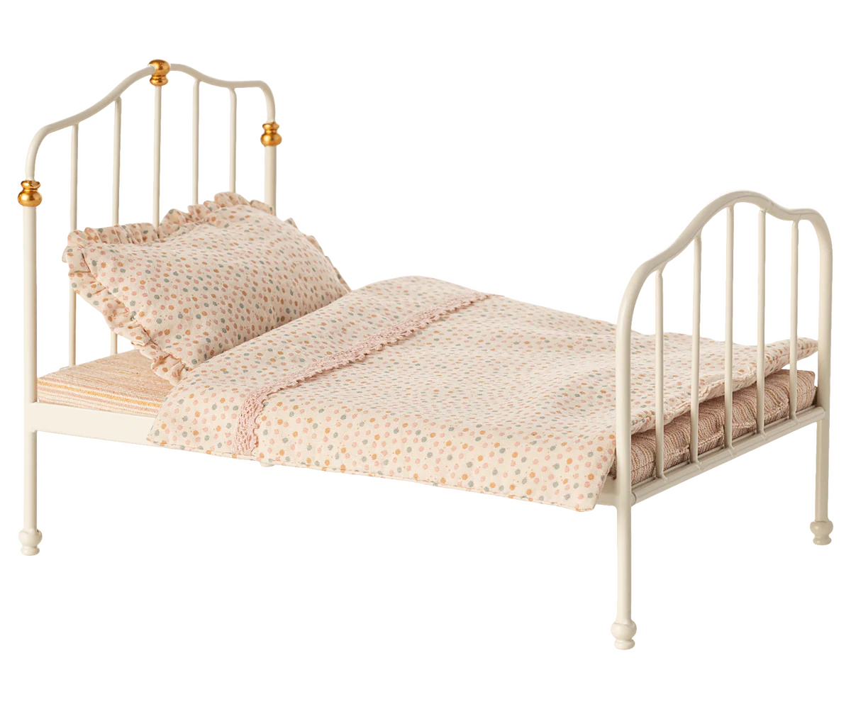 Vintage Bed | Off White