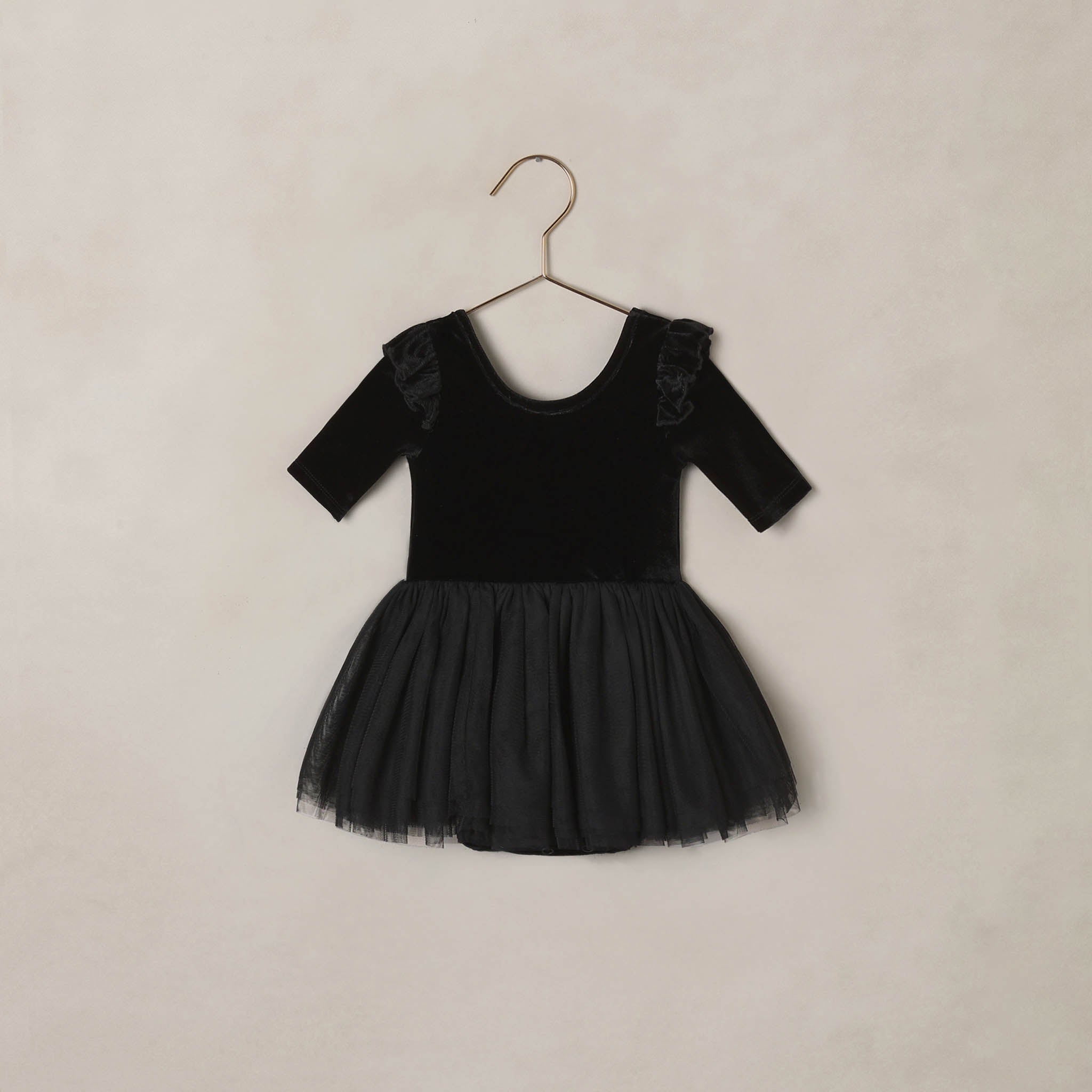 Thea Tutu | Black