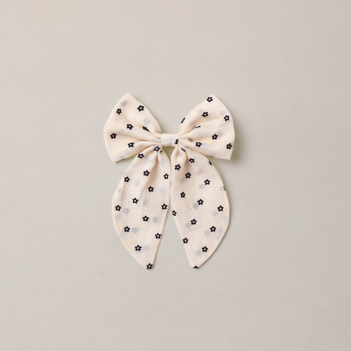 Everly Bow | Black Daisy